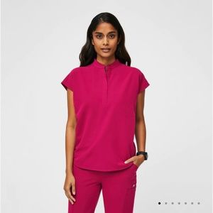 Figs Rafaela oversized scrub top in Ultra Rose